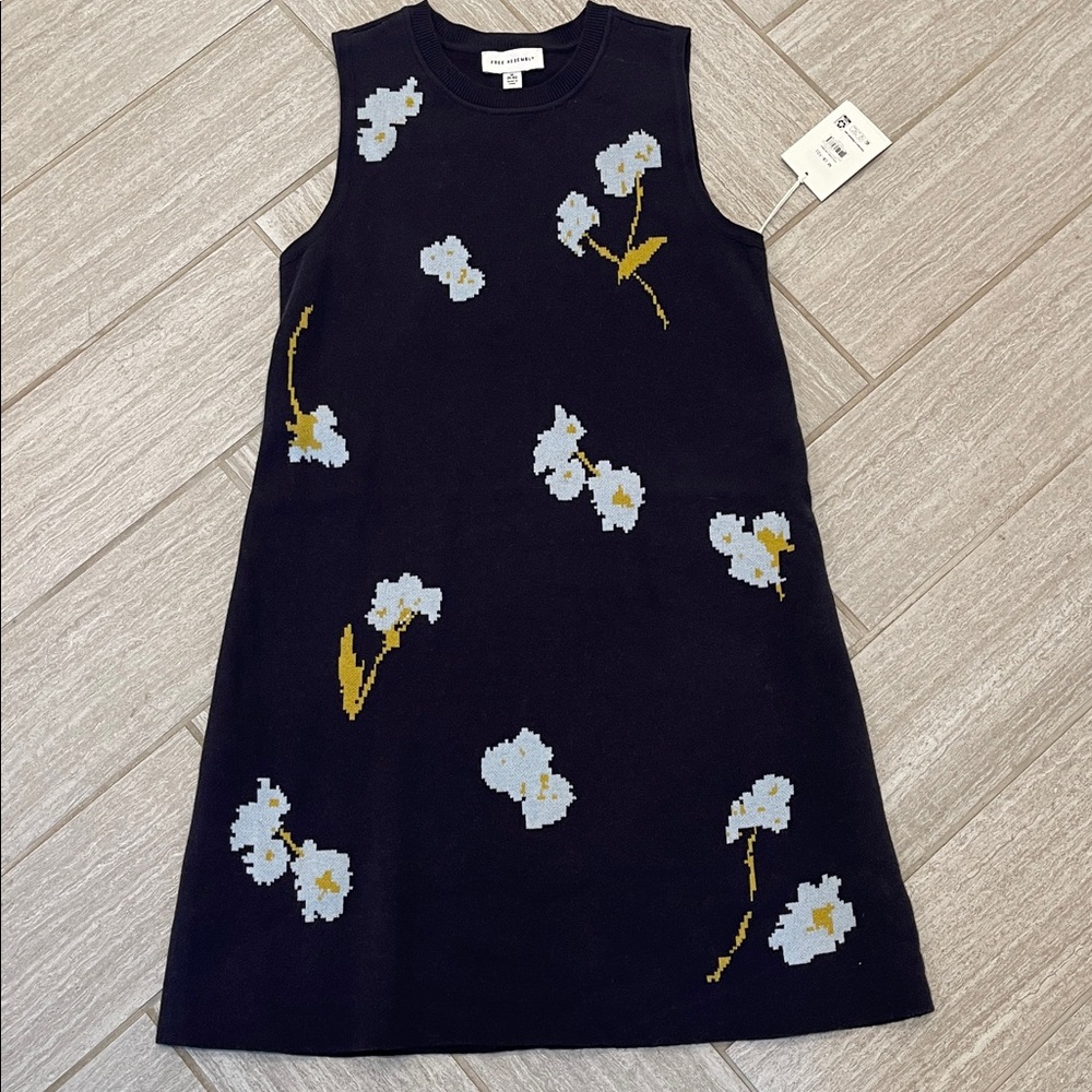 Floral Sleeveless Navy Sweater Dress - Picture 2 of 5
